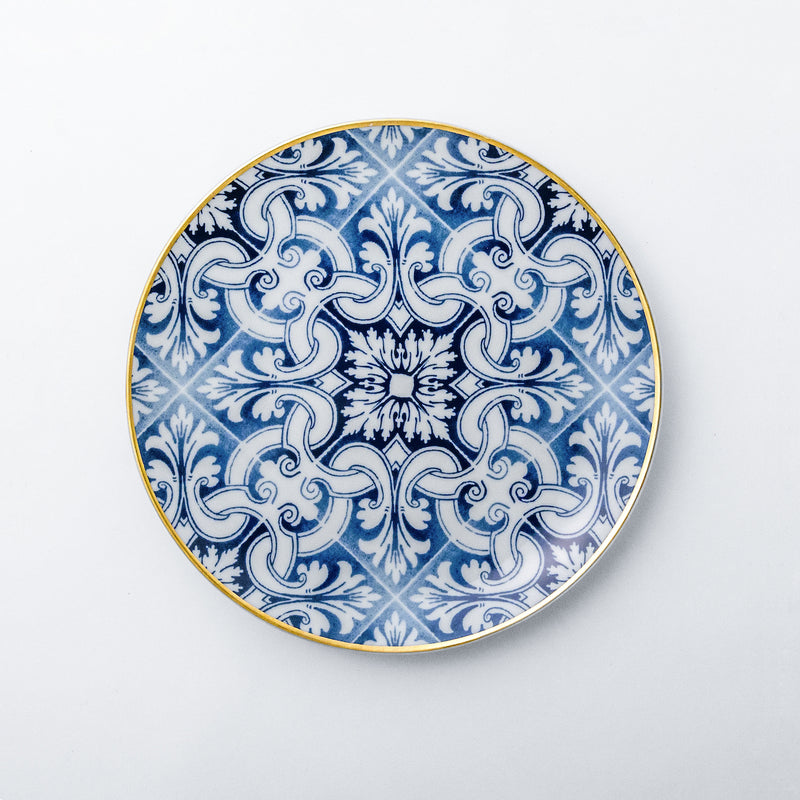 Salad plate. Dessert plate. Exquisite dinnerware set with blue patterns and gold rim.