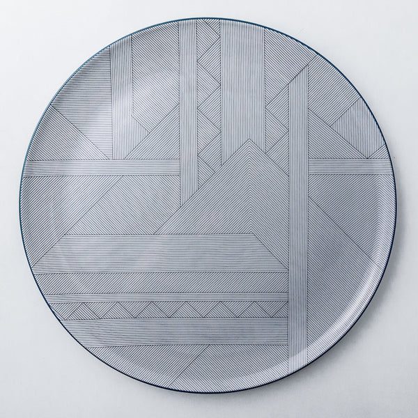 Charge plate. This award winning tableware portray the complexity of harmony in music. Different geometrical patterns combined to create a harmony on your dinner table